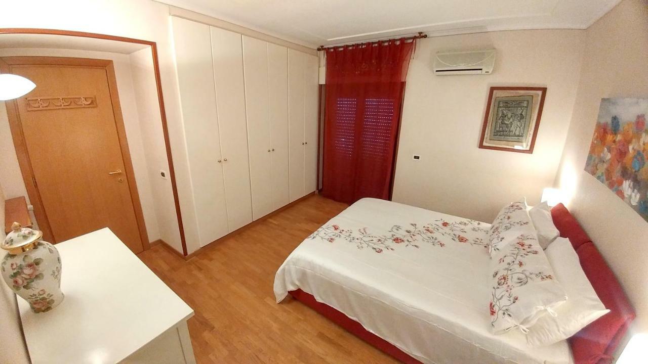 Appartamento Terrace22 - Delizioso Attico Ben Collegato, 4 Persone *