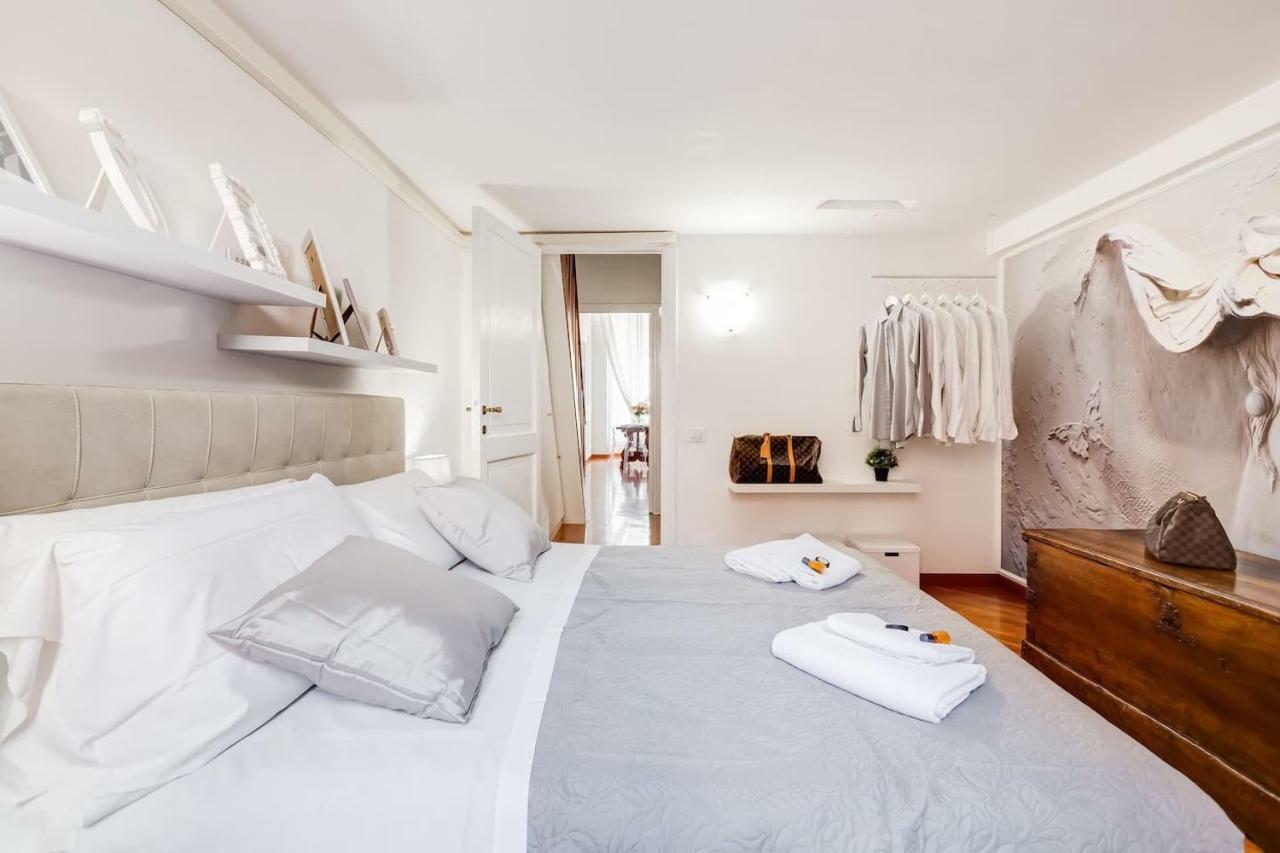 Loveromeapartments Pantheon, Navona Square Apartment