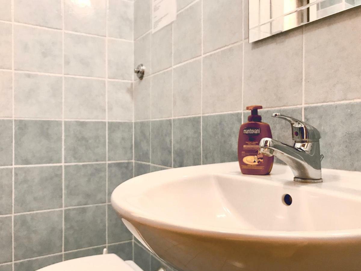 Ad Uso Turistico Lamberto Preneste Guest house Rome