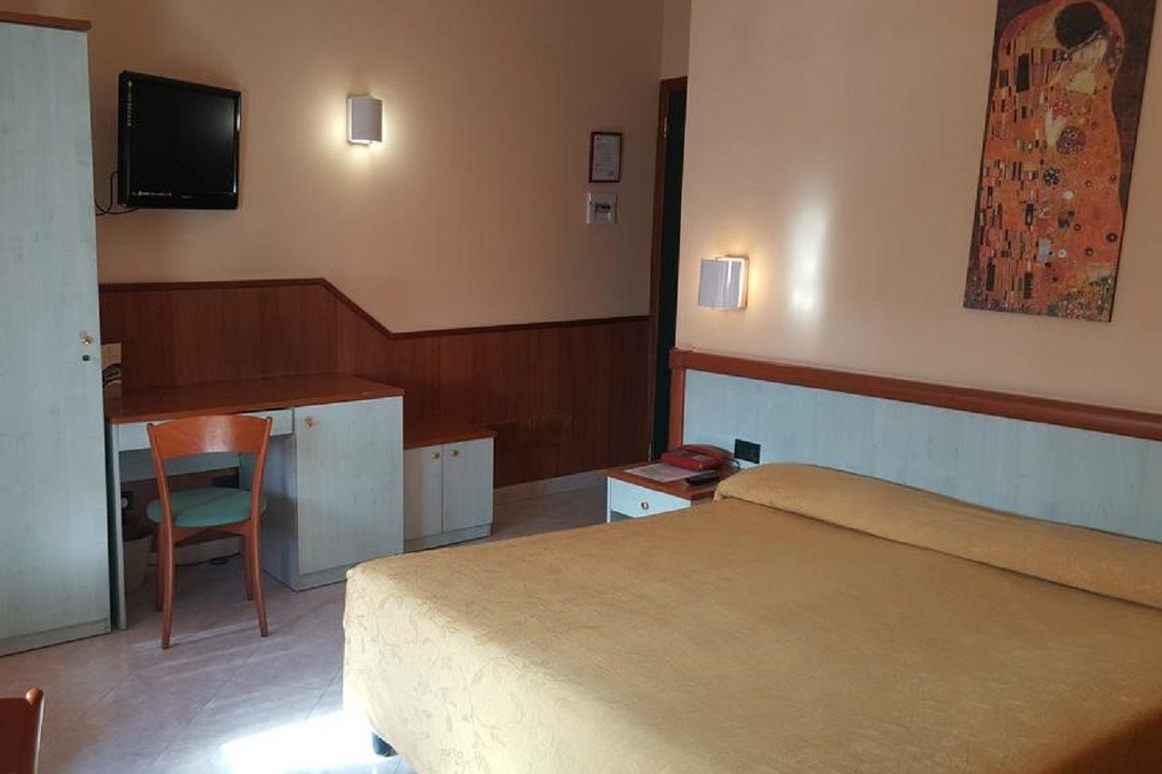 Laurence Hotel