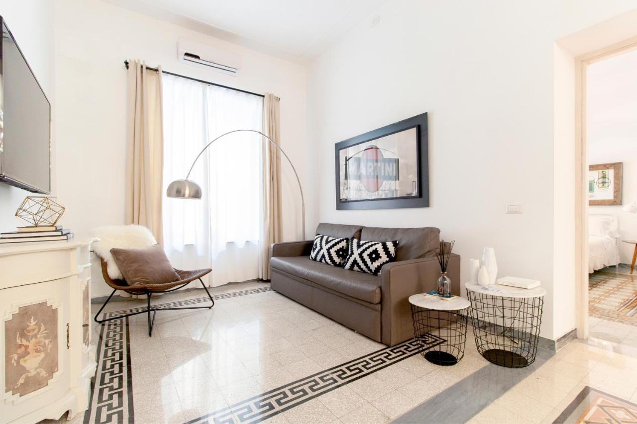 Modern Comfort, Poetic Charm Apartment