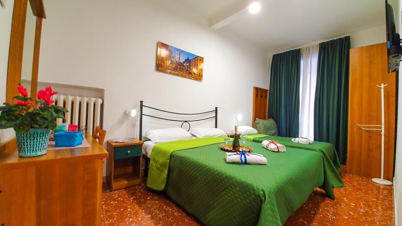 A Casa Simpatia - A Richiesta Parcheggio Gratuito ! 2* Rome