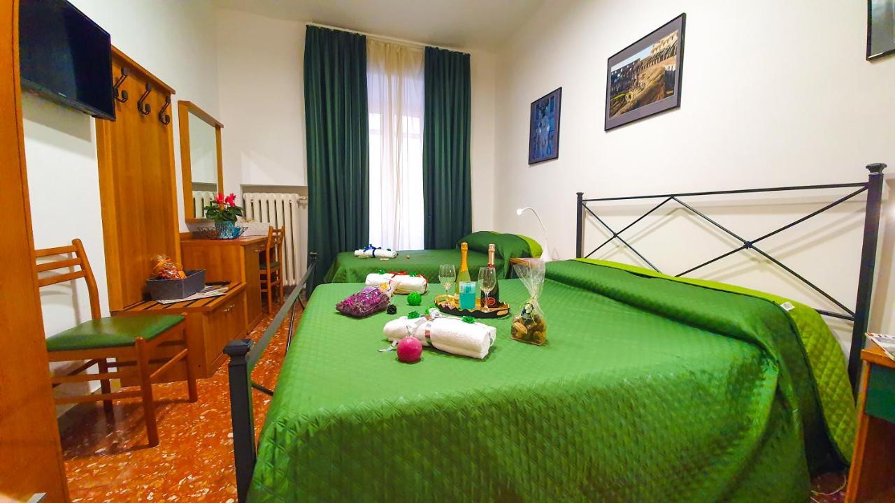 La Casa Verde Roma - Free Secure Parking If You Book 3 Nights Guest house *