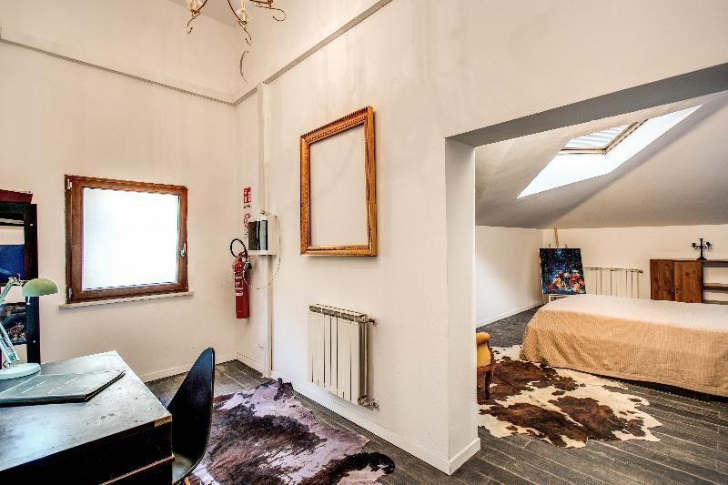 Trastevere 2 Hostel Rome