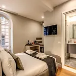 Vite 21 Luxury Room