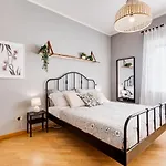 Bmga L Incredible 3Bdr With Balcony In City Center