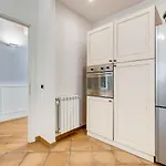 Bmga L Incredible 3Bdr With Balcony In City Center
