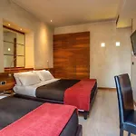 Hotel Tritone