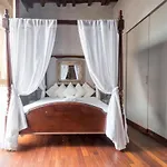 Ghetto Campo dei Fiori Luxury white rooms