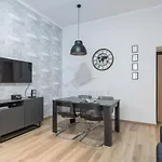New! Completely Renovated Apt In Vatican!