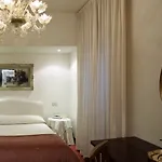 Hotel Columbia