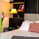The H\'All Tailor Suite Roma