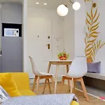 Ych-Renovated And Design Flat Close To The Center