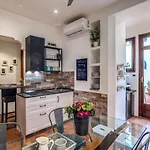 Spanish Steps Miracle Suite