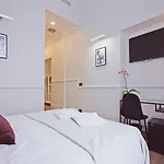 Gemini Suites Navona