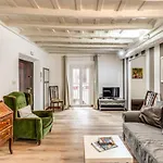 Lovely Spacious Apartment Near The Colosseum