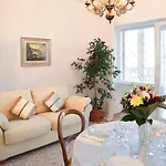 Aurelia Loris House