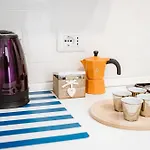 Benedetta Flat: Stylish & Cozy