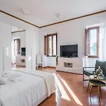 The Best Rent - Four-Room Apartment A Few Steps From The Trevi Fountain