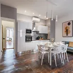 The Best Rent - Four-Room Apartment A Few Steps From The Trevi Fountain