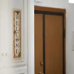 Modern 1 Bedroom Near Metro