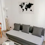 Modern 1 Bedroom Near Metro