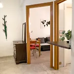 Modern 1 Bedroom Near Metro