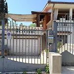 Casa Con Balcone Vista Campagna Free Netflix