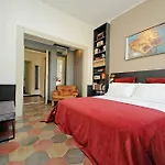 Michelangelo Charmsuite