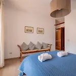 Da Cecilia Alla Piramide Cestia