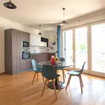 Sandro - Light & Style Apartment