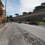 Giulia\'S Vatican Apartment Saint Peter