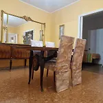 Da Nonna Santa Home & Private Parking