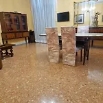 Da Nonna Santa Home & Private Parking