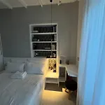Ponte Milvio Suite & Parking- La Chambre De Sophie
