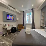 B&B Home 77