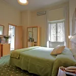 Hotel Embassy