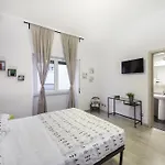 Rome To You- The Place To Be&B