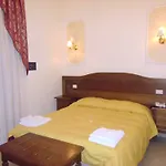 Cambridge Hotel