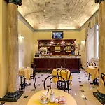 Cambridge Hotel