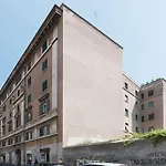 Colosseum Roomy Apartment