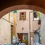Live Like at Local Campo de\' Fiori
