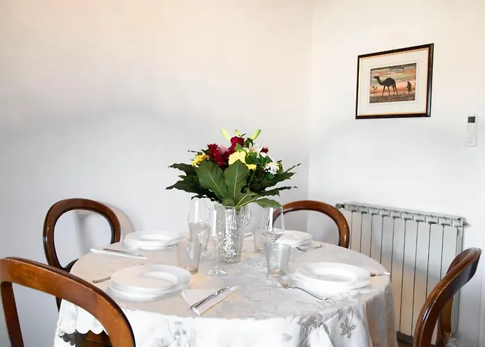Aurelia Loris House