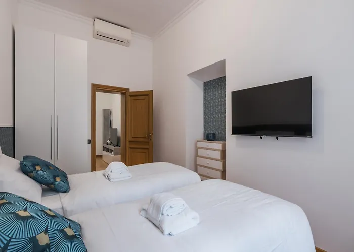 The Best Rent - Four-Room Apartment A Few Steps From The Trevi Fountain