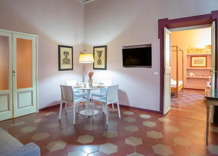 Campo De\' Fiori Pinky House