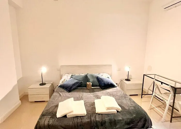 Double Room With Private Bathroom In Shared Apartment