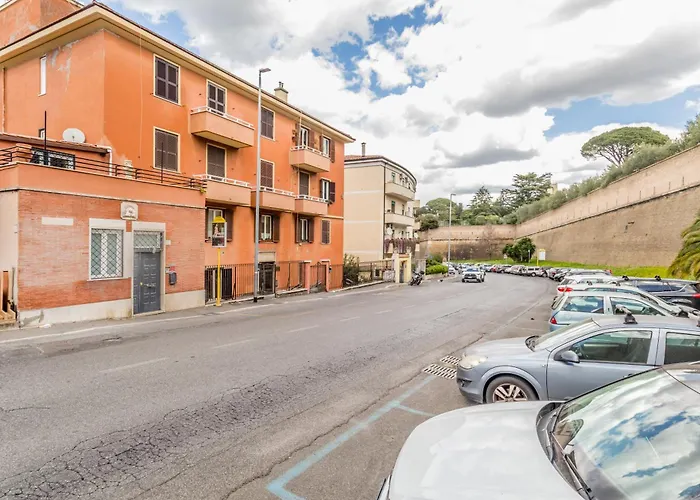 Vatican House Entire Apartment With 2 Bedrooms & Wi-Fi, Just Steps From The Vatican!