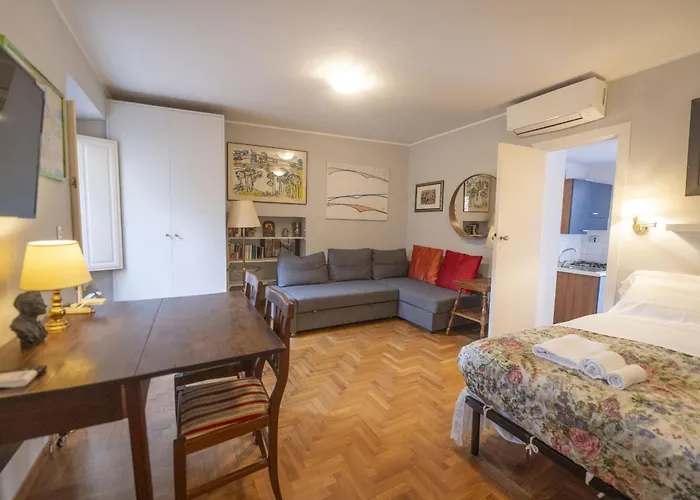 Your Piazza Navona Hideaway With Terrace
