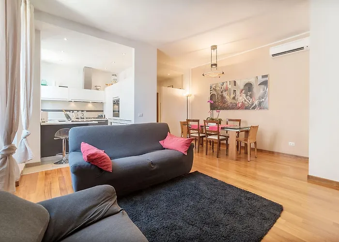 Colosseum Roomy Apartment