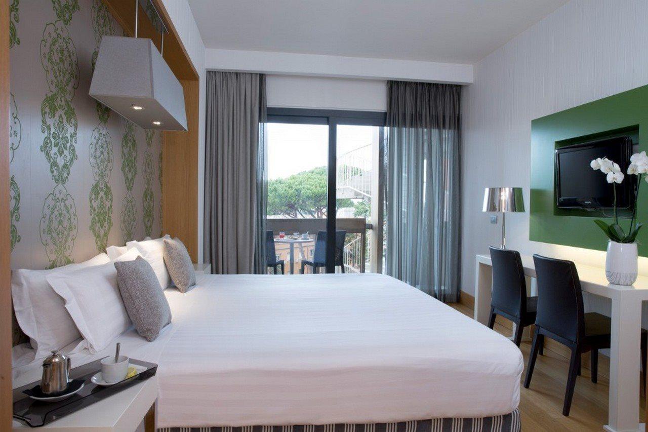 Wyndham Midas Hotel 4*